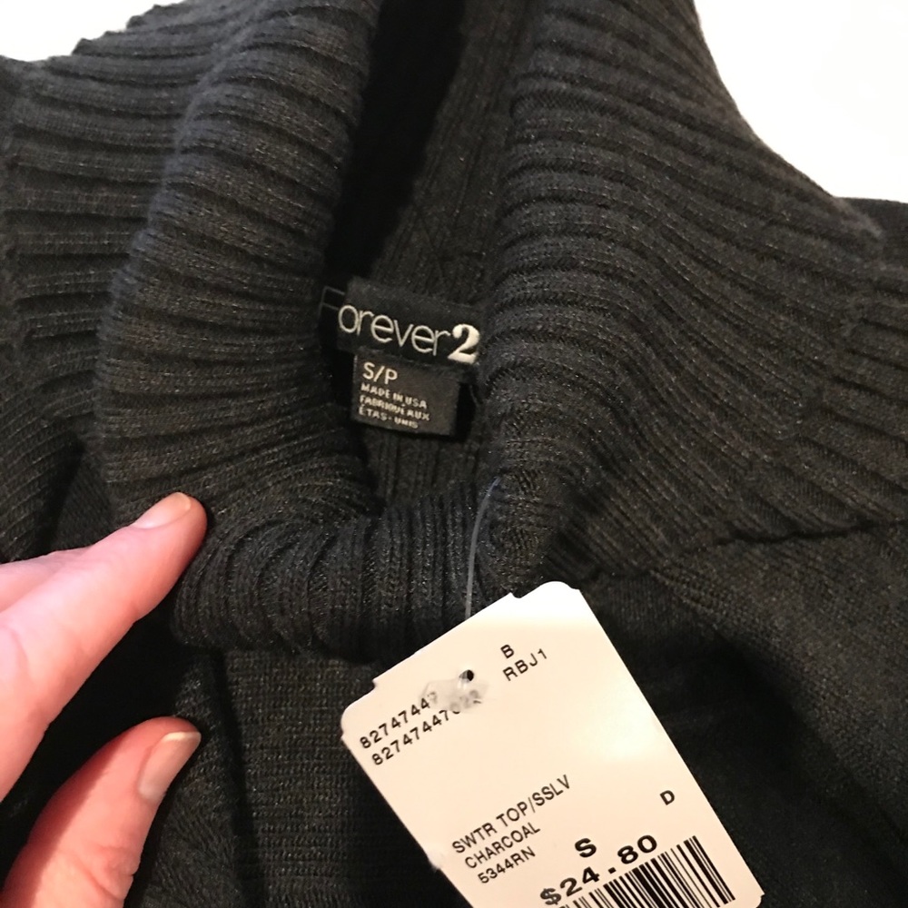 Forever 21 Sweater - Picture 6 of 8